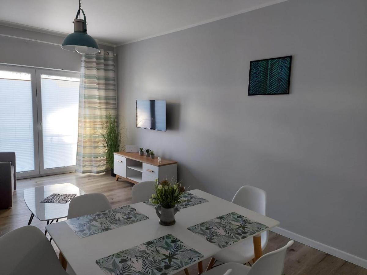 Z Tarasami: Mietowy Spokoj, Romantyczna Szarosc & Niebieska Elegancja Apartment