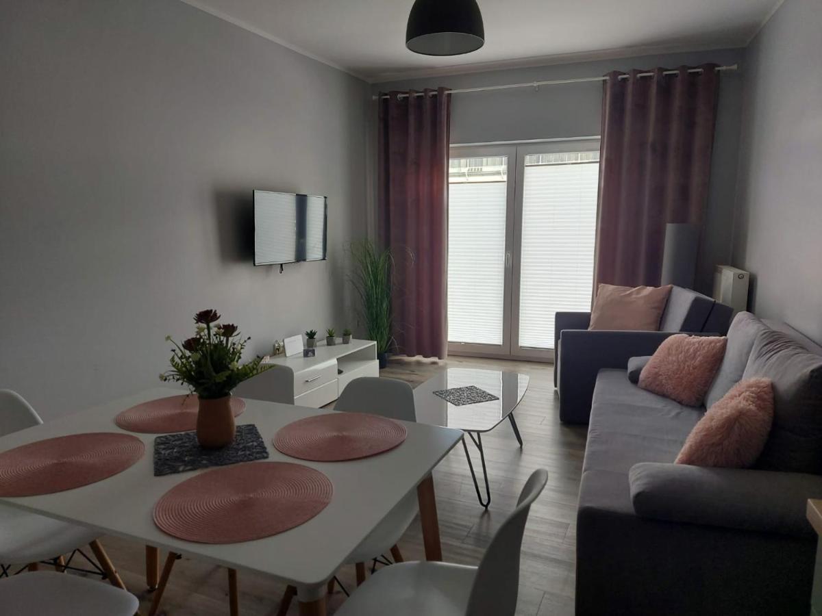 Apartment Z Tarasami: Mietowy Spokoj, Romantyczna Szarosc & Niebieska Elegancja Pobierowo