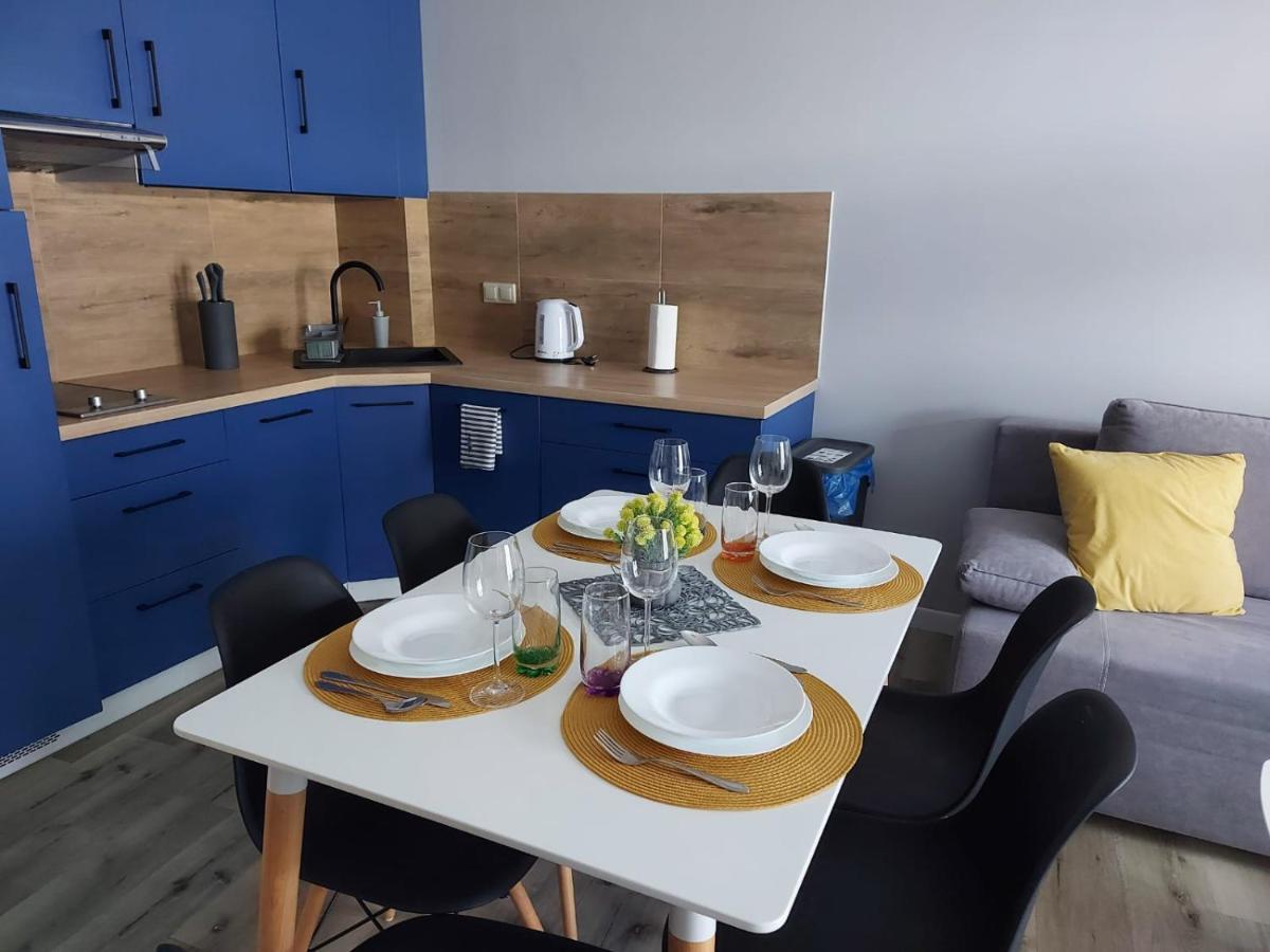 Apartment Z Tarasami: Mietowy Spokoj, Romantyczna Szarosc & Niebieska Elegancja Pobierowo